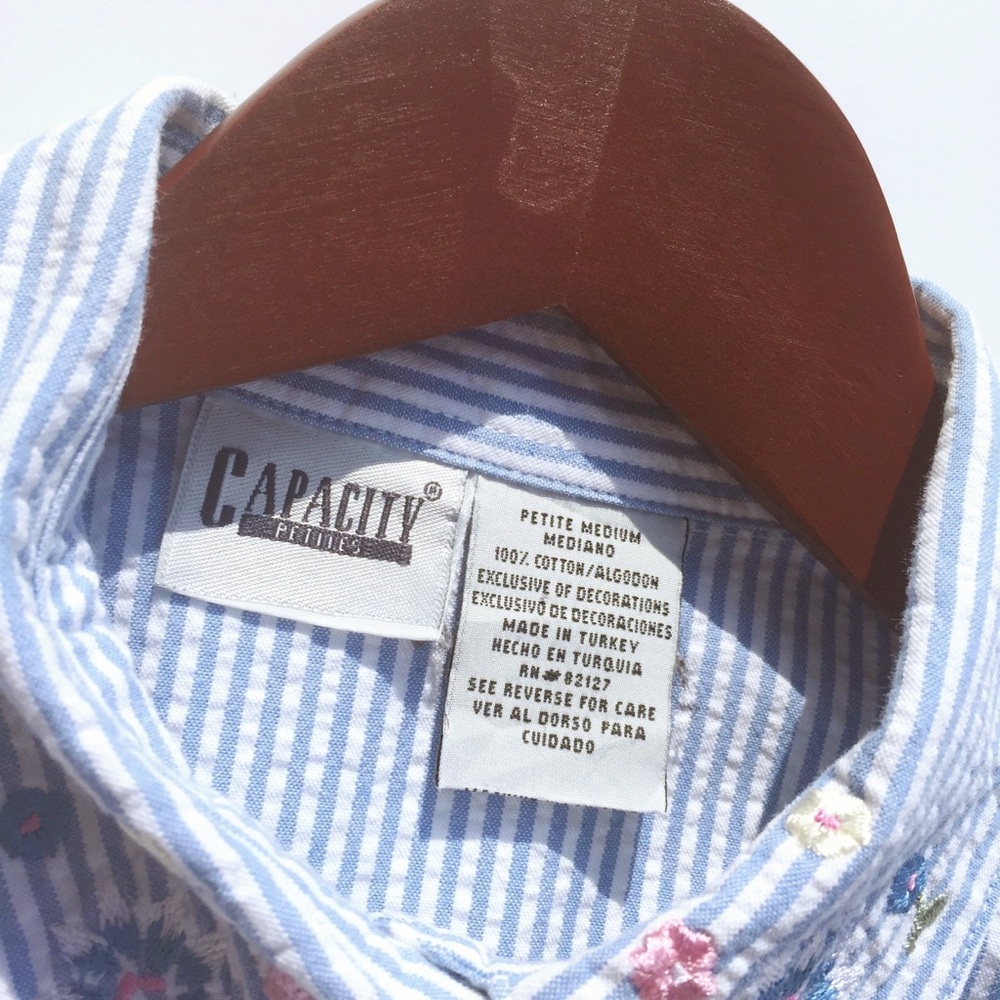 Capacity Embroidered Button Down Shirt Size MP - Picture 5 of 7